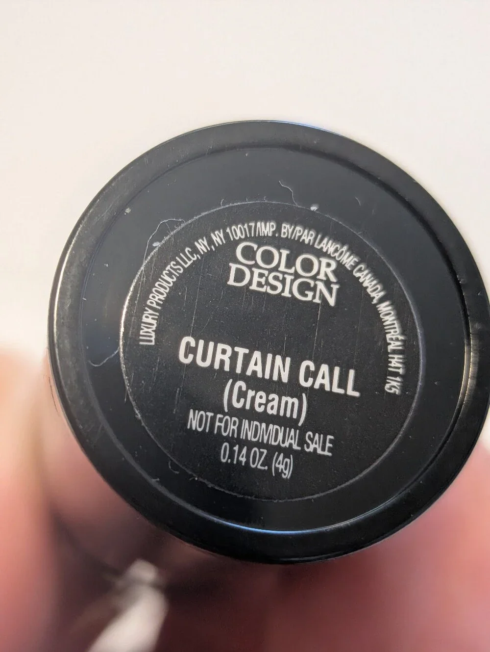Lancome Lipstick Color Design Curtain Call ( Cream) It is a Standard size.